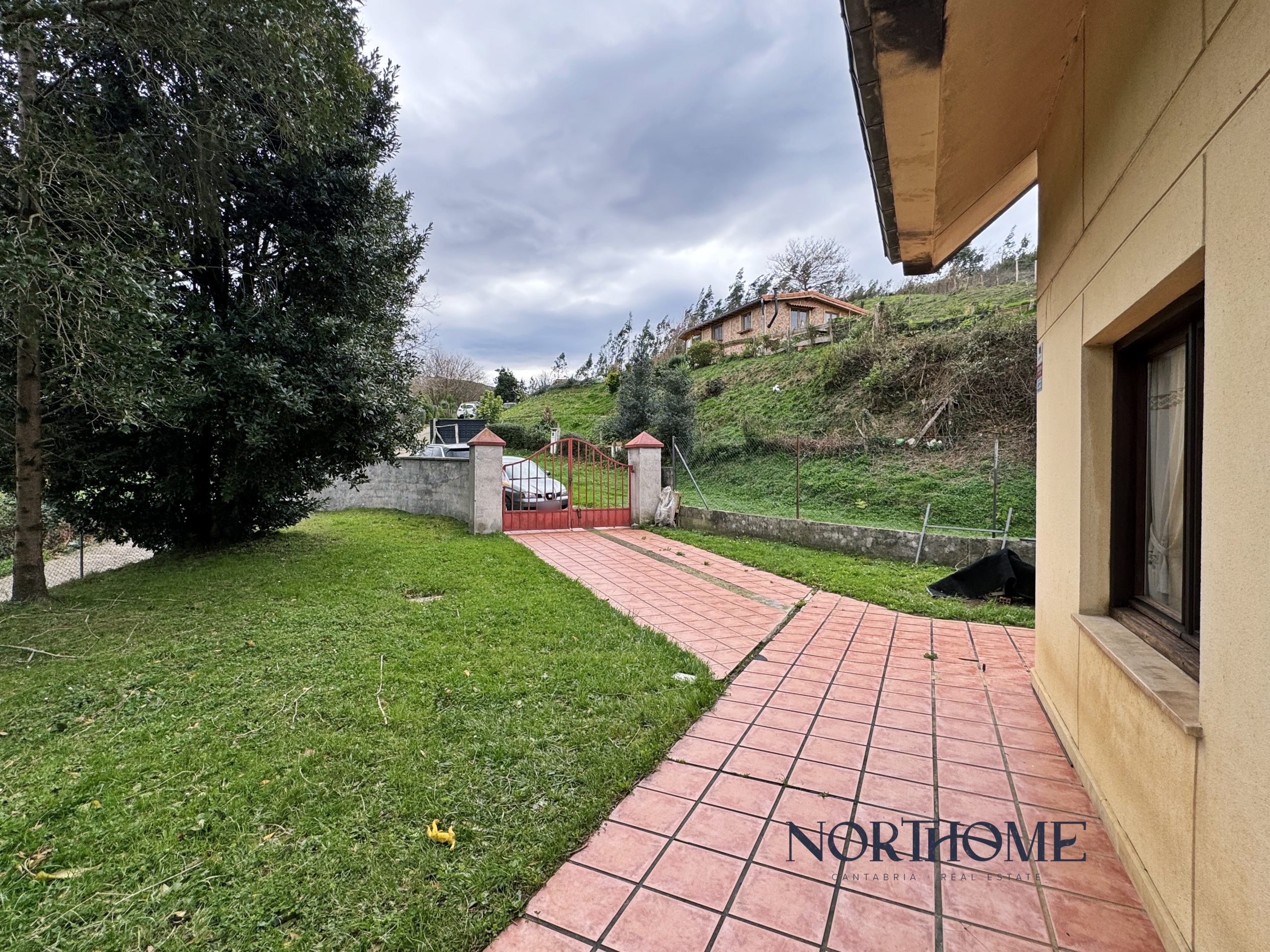 Chalet independiente en LIAÑO