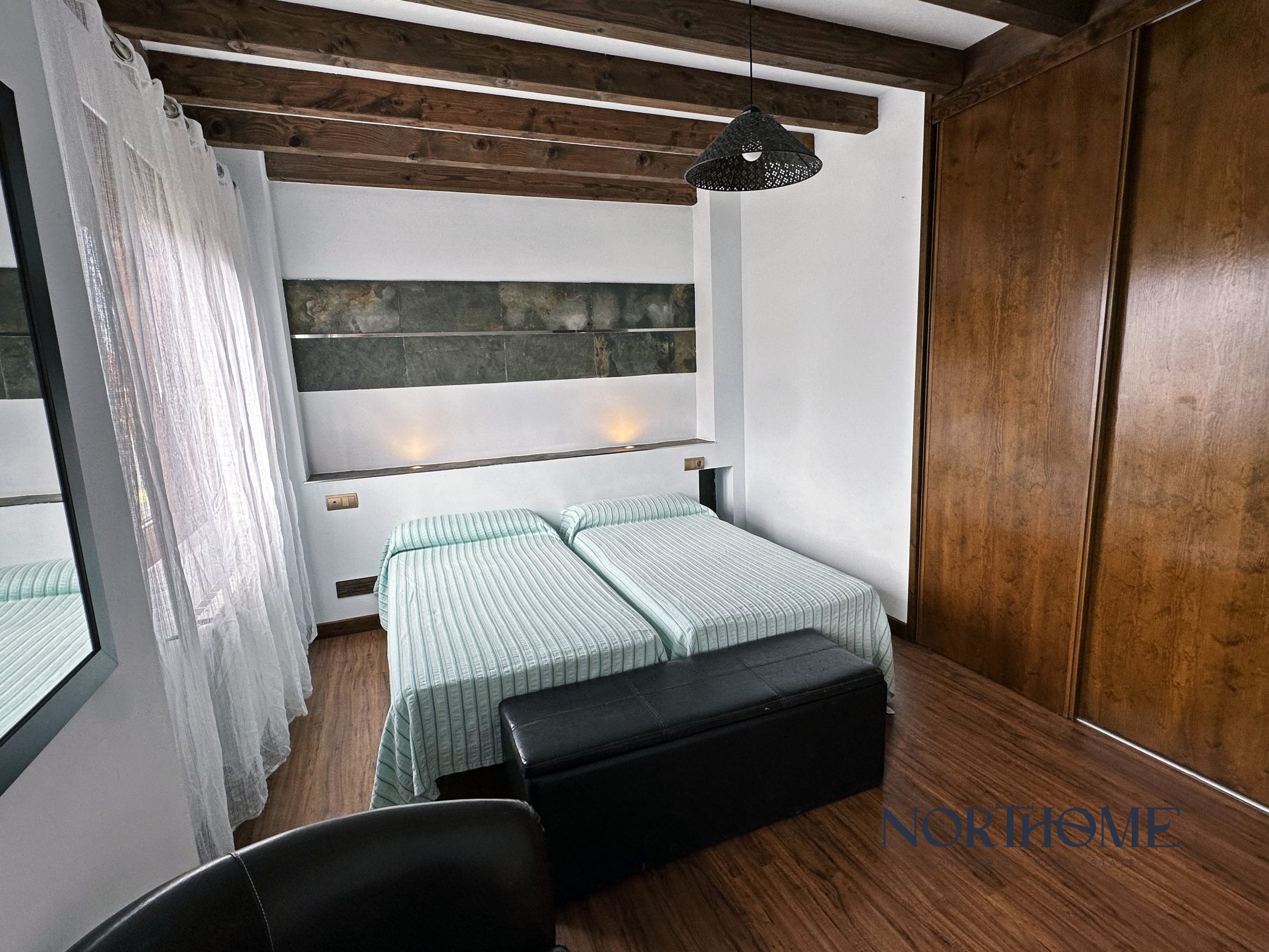 Chalet independiente en Av. San Cibrian BEZANA