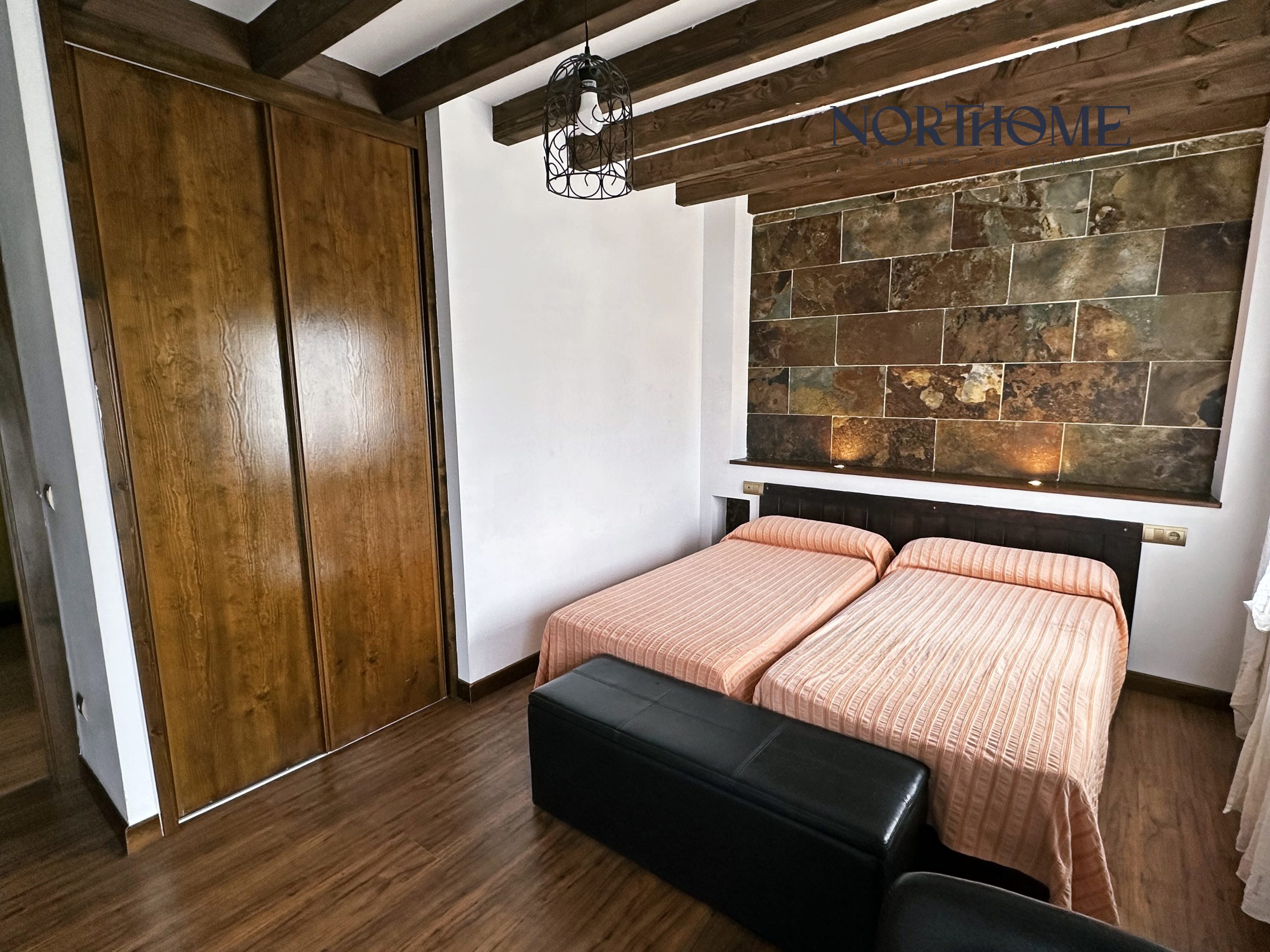 Chalet independiente en Av. San Cibrian BEZANA